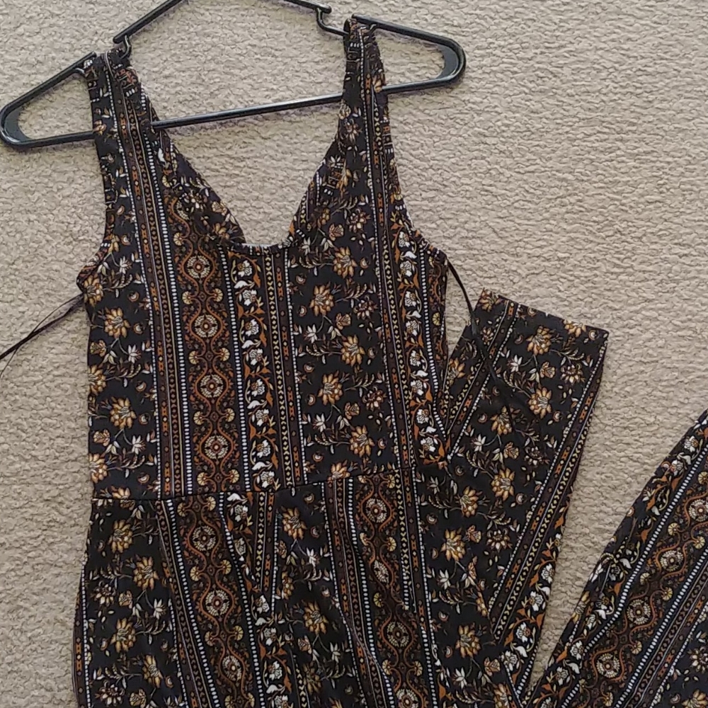 Pattern jumpsuit - Picture 2 of 2